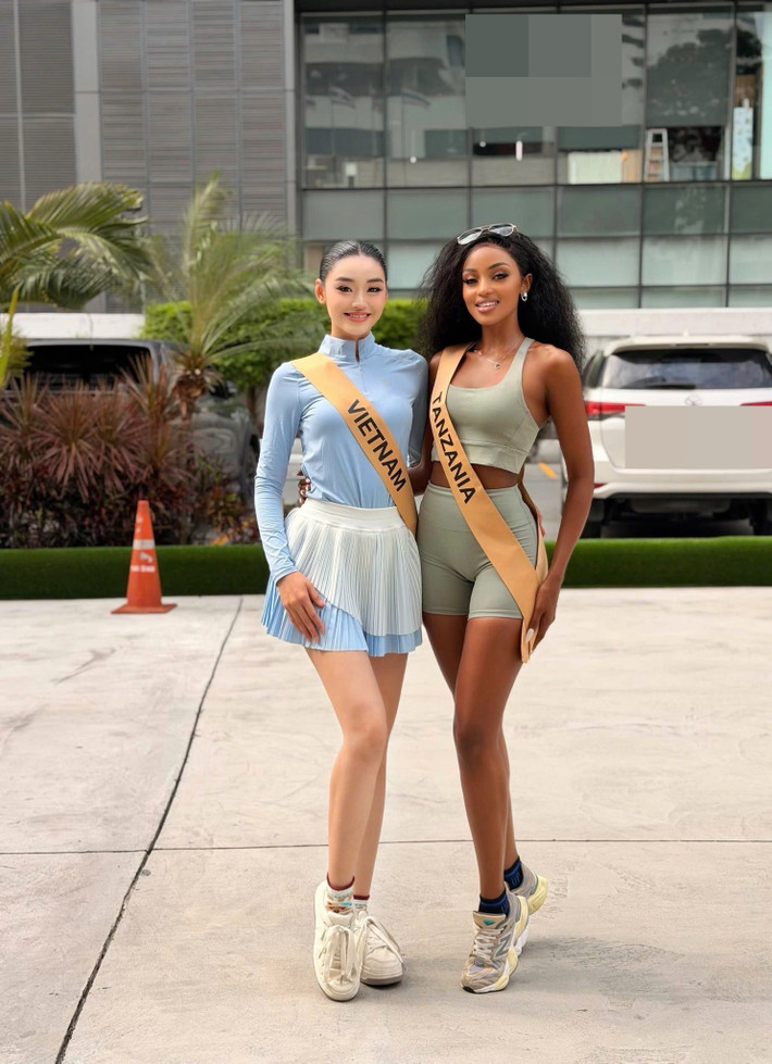 Yến Nhi chỉ có 2 tuần chuẩn bị cho cuộc thi quốc tế sau khi đăng quang Miss Grand Vietnam 2025. Mới đây trong một hoạt động của Miss Grand International 2025, cô thừa nhận rằng khả năng tiếng Anh không tốt lắm. Ảnh: FB Yến Nhi.