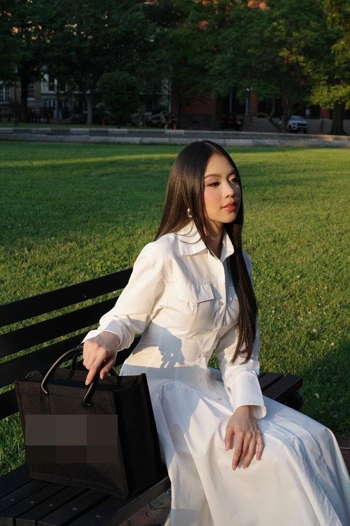 "Sự trưởng thành bắt đầu khi ta bước ra khỏi vùng an toàn", người đẹp viết. Ảnh: FB Thanh Thủy.