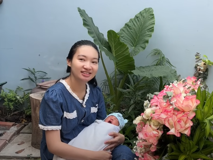 Sức khoẻ của vợ Tiết Cương đã ổn định. Ảnh: Youtube Tiết Cương.