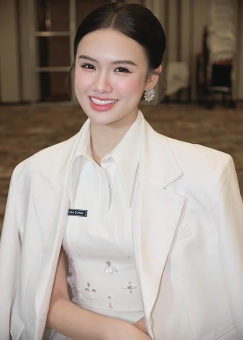 Nhiều khán giả đặt kỳ vọng Mỹ Anh tiếp nối Phương Khánh đăng quang Hoa hậu Trái đất. Trước đó, Phương Khánh đoạt vương miện Hoa hậu Trái đất 2018. Ảnh: FB Mỹ Anh.