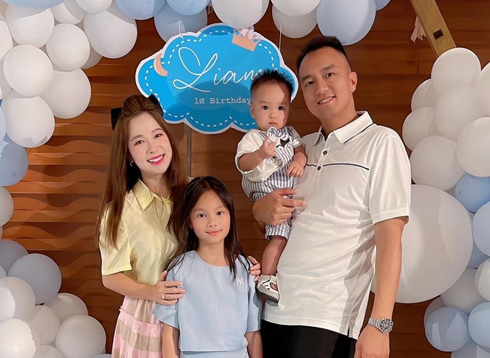Nhiều năm qua, thành viên một thời của nhóm Mắt Ngọc định cư ở Mỹ cùng chồng con. Ảnh: FB Duy Uyên.