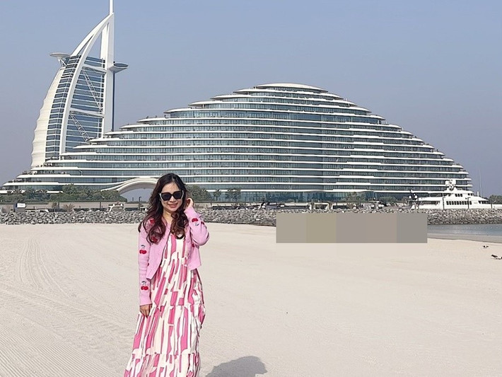 Mới đây, ca sĩ Duy Uyên gây chú ý khi khoe loạt ảnh du lịch Dubai, UAE. Ảnh: FB Duy Uyên.