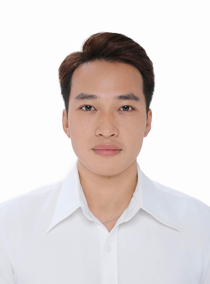 Lâm Thanh Nhã từng gây chú ý với bức ảnh thẻ điển trai.