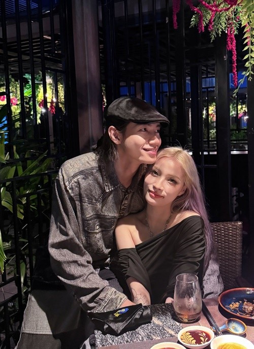 Hẹn hò từ năm 2019, Quang Đăng và Yee Pink công khai chuyện tình cảm vào năm 2023. Sau đó, đôi uyên ương thường xuyên khoe ảnh tình tứ trên mạng xã hội. Ảnh: FB Quang Đăng.