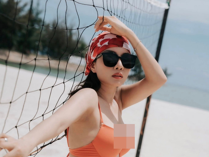 Vợ Hoàng Bách diện bikini khoe đường cong nuột nà gây mê. Ảnh: FB Thanh Thảo.