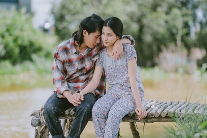 Thiên An và Jack vào vai đôi tình nhân trong MV Sóng gió. Ảnh:Znews.