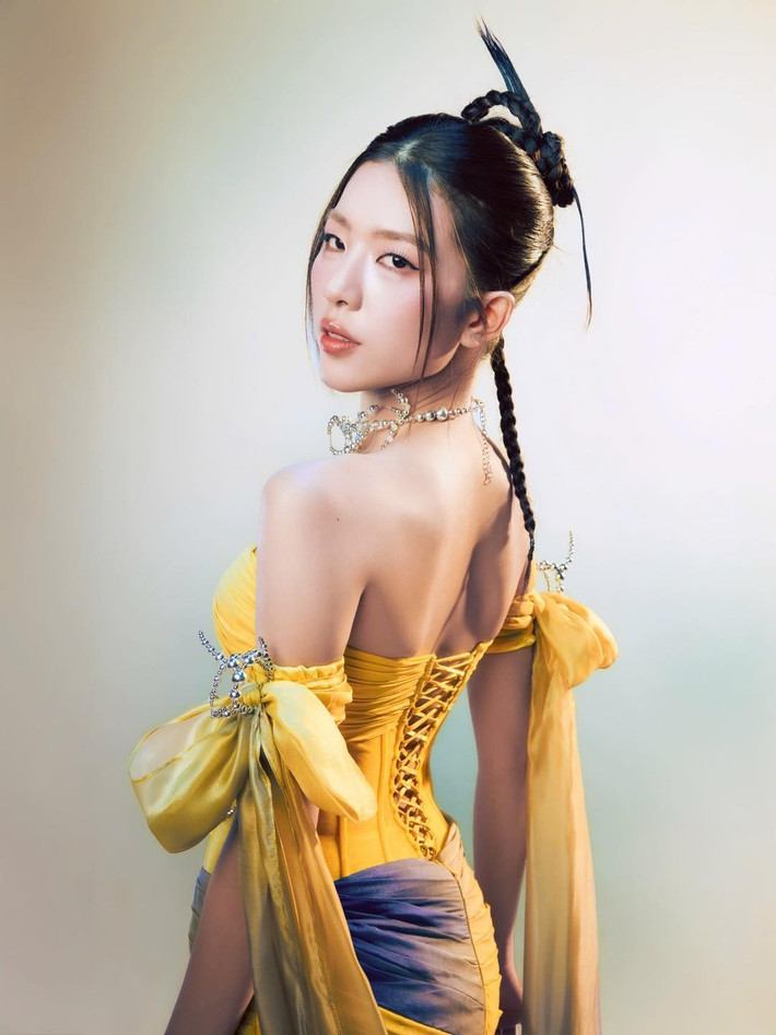 Cô từng vào top 6 Vietnam Idol 2023, gây chú ý khi vào vai Út Khờ yêu ca hát trong đội du kích của phim Địa đạo: Mặt trời trong bóng tối. Ảnh: FB Lamoon.
