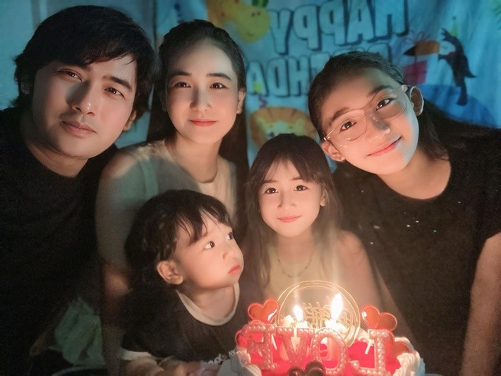 Vợ Bảo Anh sinh con gái Lọ Lem năm 2013, con gái Dâu Tây năm 2019 và con trai Hạo Anh năm 2024.