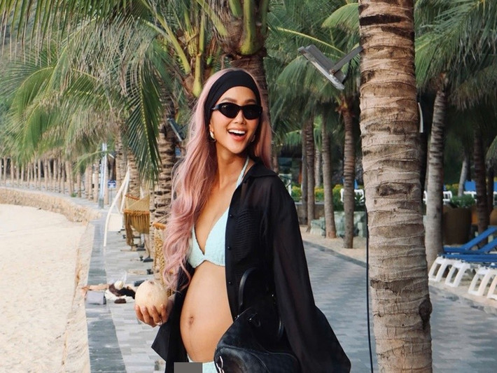Chia sẻ lại loạt ảnh của H’hen Niê, nhiếp ảnh gia Tuấn Khôi hết lời khen ngợi vợ. Anh viết: "Người ta bảo phụ nữ đẹp nhất là khi không thuộc về ai còn mình thì nghĩ là phụ nữ đẹp nhất là khi cô ấy đang mang thiên thần bé nhỏ trong người". Ảnh: FB H’hen Niê.