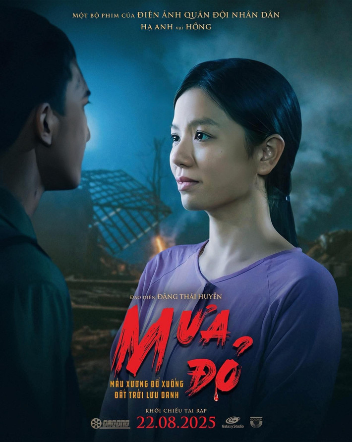 Theo Znews, trong Mưa đỏ, Lê Hạ Anh vào vai cô gái lái đò tên Hồng. Ảnh: FB Lê Hạ Anh.
