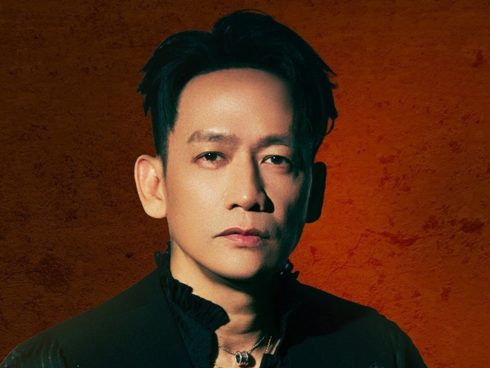 Nam ca sĩ thừa nhận tiếp tay cho nhãn hàng quảng cáo sai sự thật. “Tôi hoàn toàn sai. Tôi không nắm rõ và đã vô tình tiếp tay cho họ lừa dối người tiêu dùng. Tôi mong cơ quan pháp luật mời tôi lên giải trình và nộp phạt”, Duy Mạnh bày tỏ. Ảnh: Vietnamnet.