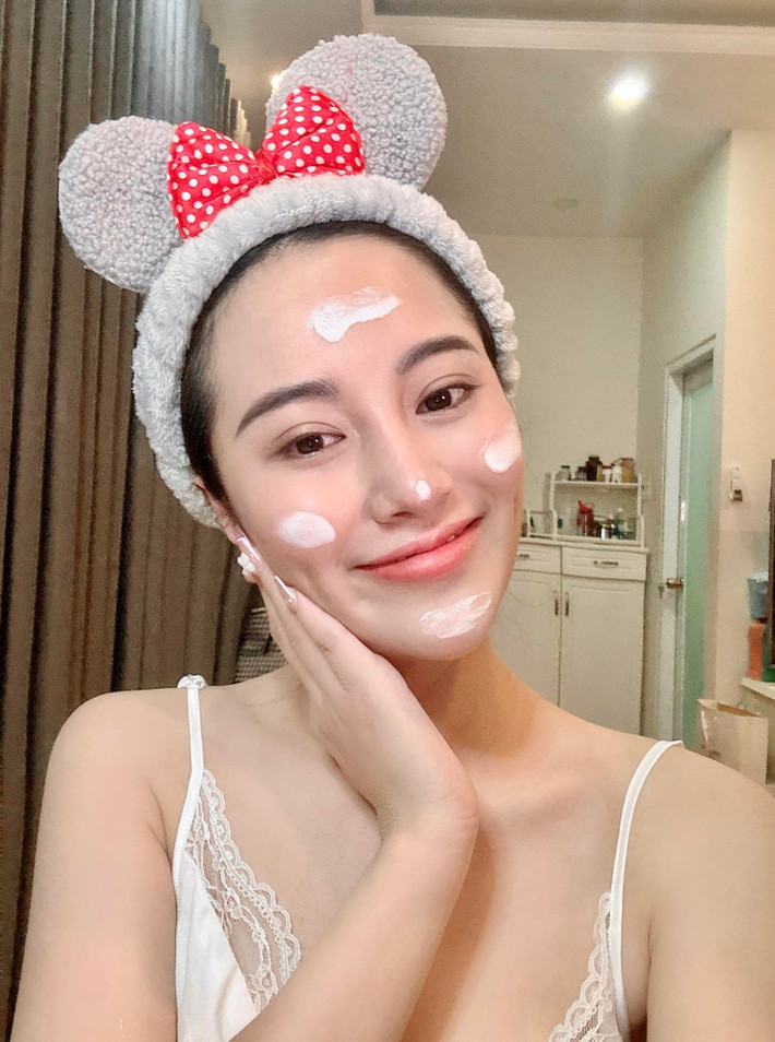 Tố My sở hữu gương mặt xinh đẹp, vóc dáng gợi cảm. Ảnh: FB Tố My.