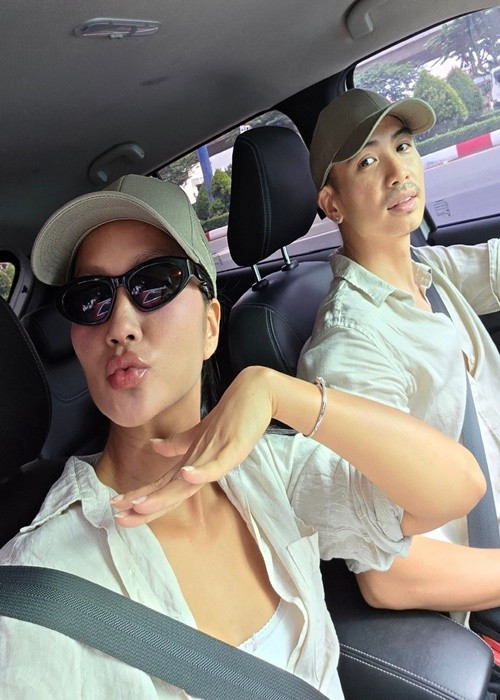 Tuấn Khôi đưa H'hen Niê đi chơi, ở nhà làm trò hài hước cho vợ vui. Ảnh: FB H'hen Niê.
