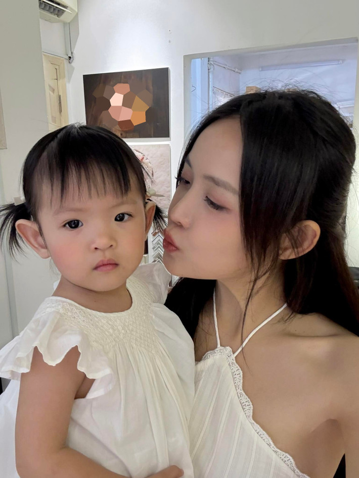 Trương Mỹ Nhân cho biết, bé Boni khó tính nhưng cũng sống tình cảm. Ảnh: FB Trương Mỹ Nhân.