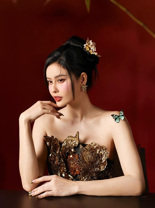 Nữ ca sĩ Trương Quỳnh Anh sinh năm 1989, có con trai đầu lòng vào năm 2012. Ảnh: FB Trương Quỳnh Anh.