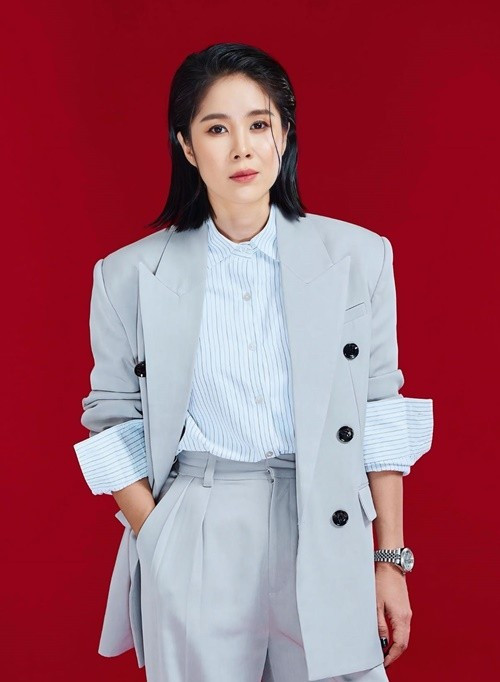 Gần đây, Lê Phương chuộng vest cá tính sau khi cắt tóc ngắn. Nữ diễn viên từng chia sẻ trên Vietnamnet cắt tóc ngắn sau hơn 20 năm kể từ khi bước chân vào showbiz. Ảnh: FB Lê Phương.