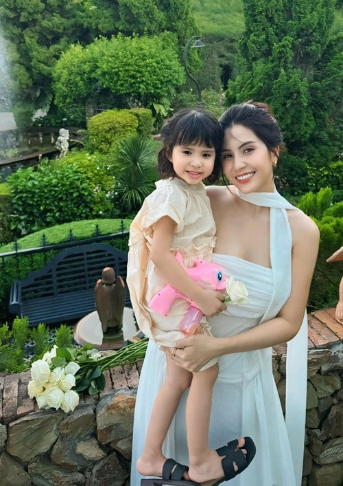 Thiên An khẳng định thông tin cô cấm cản Jack thăm nom bé Trần Nguyễn Yên Đan là không có cơ sở. Ảnh: FB Mẹ An và bé Sol.