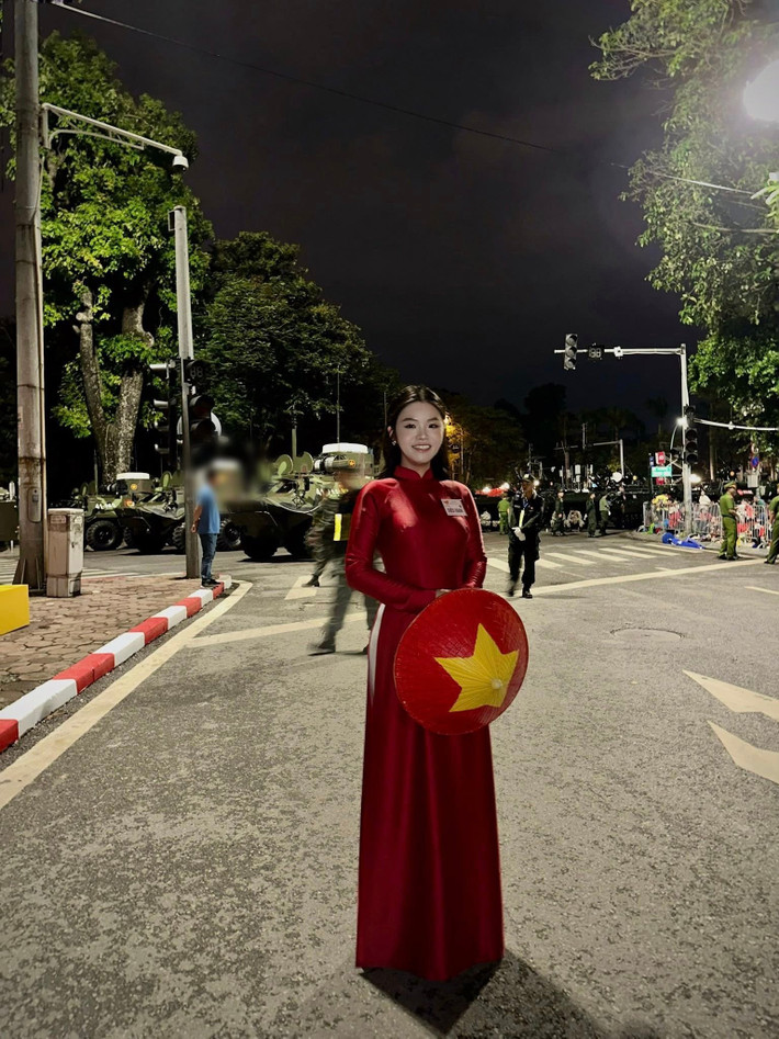 Hoa hậu Nhân ái Việt Nam 2023 Trần Mỹ Huyền cũng nổi bật trong tổng duyệt A80 nhờ vẻ ngoài dịu dàng, rạng ngời. Ảnh: FB Trần Mỹ Huyền.