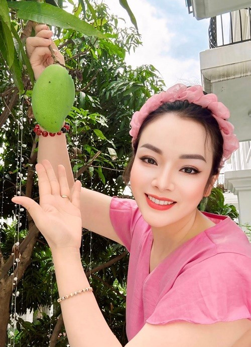 Nữ ca sĩ hiếm khi trải lòng về cuộc hôn nhân thứ hai. Ảnh: FB Tân Nhàn.