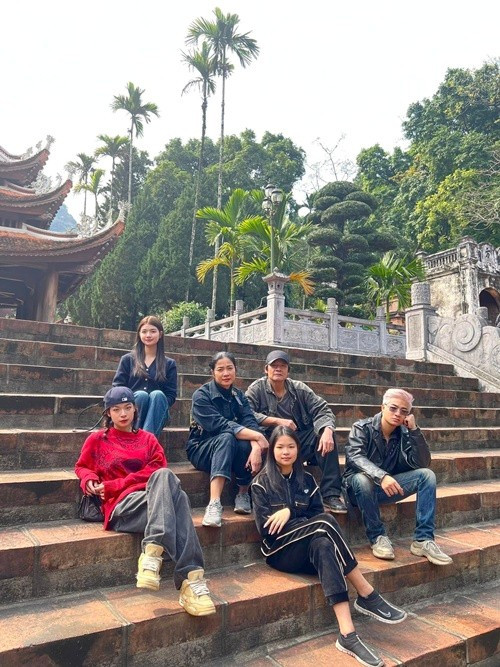 Võ Hoài Vũ - con trai Võ Hoài Nam tốt nghiệp Đại học Sân khấu - Điện ảnh Hà Nội, lớp Diễn viên Kịch - Điện ảnh. Ngoài sân khấu, Hoài Vũ còn đóng phim. Ảnh: FB Võ Hoài Nam.