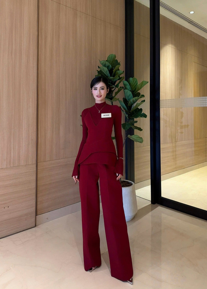 “Tôi đã dành nhiều tâm huyết và tất cả những gì mình học được cho phần Top Model. Khi bước lên sân khấu, mọi áp lực dường như tan biến, tôi chỉ còn biết thể hiện hết mình”, Ý Nhi cho biết. Ảnh: FB Ý Nhi.