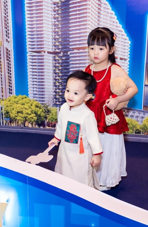 Con gái Đàm Thu Trang có vẻ ngoại hình xinh xắn. Ảnh: FB Đàm Thu Trang.
