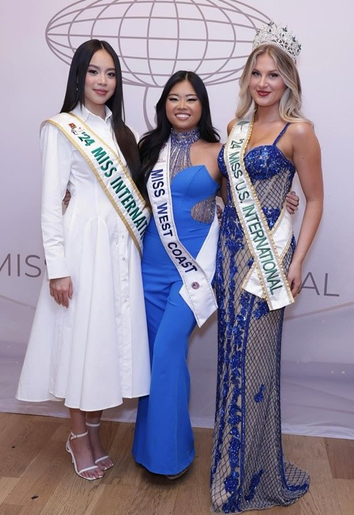 Thanh Thủy vẫn giữ phong cách trang điểm đậm trong chuyến công tác ở Mỹ. Ảnh: Instagram Miss International.