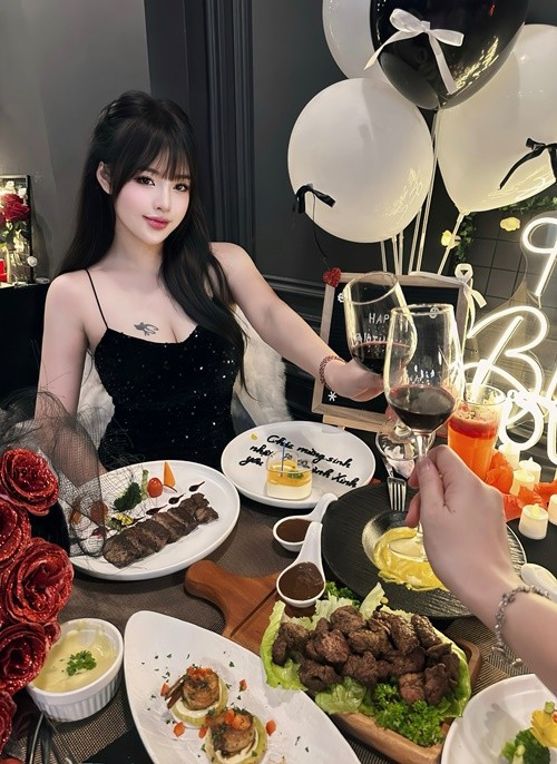 Trước khi lập gia đình, vợ Anh Tuấn sở hữu nhan sắc xinh đẹp như hot girl. Ảnh: FB Anh Tuấn.