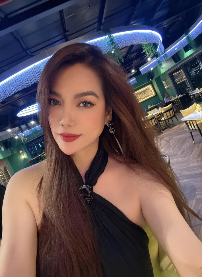 Trương Ngọc Ánh khoe vẻ sắc sảo, quyến rũ khi tham gia các sự kiện.