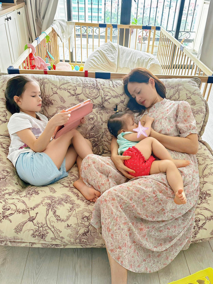 Lan Phương đăng ảnh bên hai con khi xác nhận ly thân David Duffy. Ảnh: FB Lan Phương.