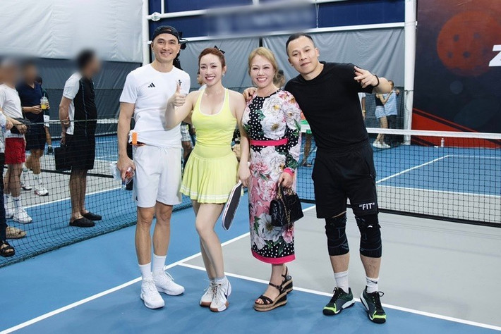 Lý Thùy Chang gây ấn tượng trên sân pickleball nhờ nhan sắc quyến rũ cùng phong cách thời trang tinh tế. Ảnh: FB Lý Thùy Chang.