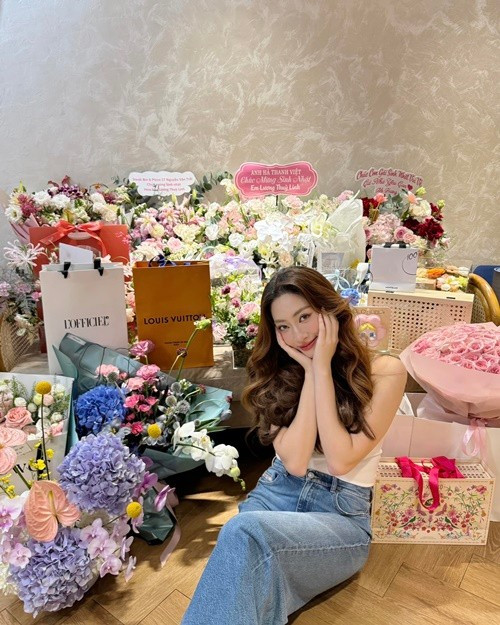 Lương Thùy Linh từng có cuộc sống giản dị trước khi trở thành hoa hậu. Ảnh: FB Lương Thùy Linh.