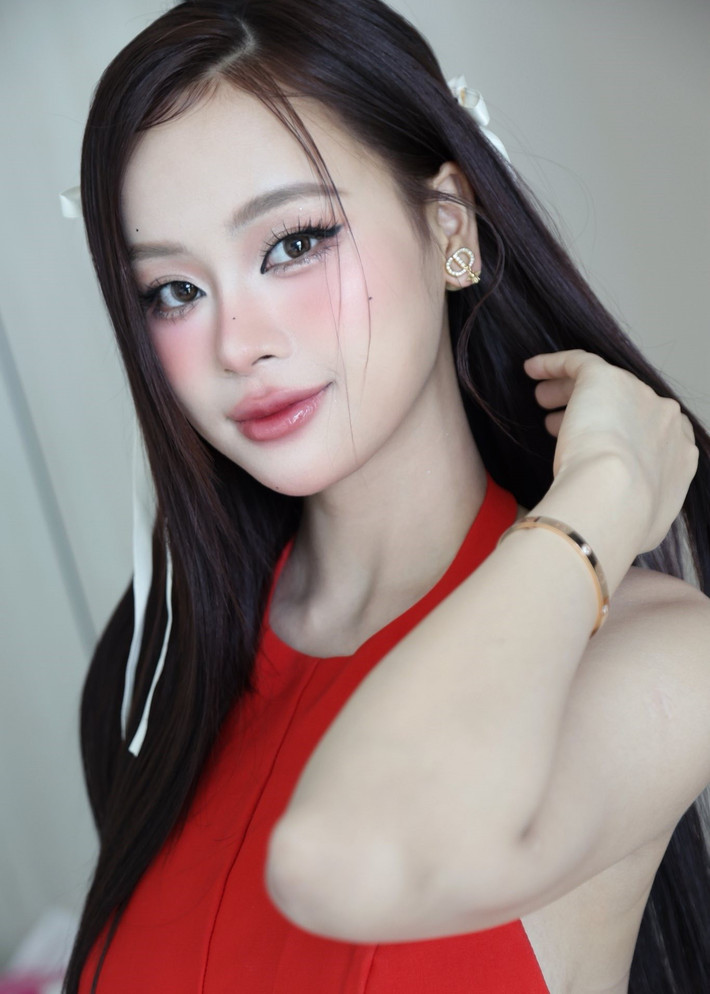 Cùng bước ra từ cuộc thi Miss World Vietnam 2023, Hoa hậu Ý Nhi đang thi Miss World 2025, Đào Hiền chưa có nhiều hoạt động nổi bật. Ảnh: FB Đào Hiền.