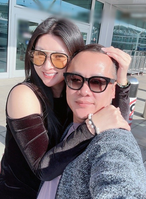 Hồng Nhung nhắn nhủ bạn đời trên trang cá nhân: "Cảm ơn anh đã đến với một “ món quà" thiêng liêng". Ảnh: FB Hồng Nhung.