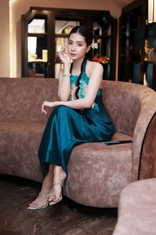 Phía Thiên An cho biết, nữ người mẫu chủ động ẩn một số bài viết cũ liên quan đến cuộc sống cá nhân để bảo vệ bản thân và con gái trước những ý kiến trái chiều. Ảnh: FB Thiên An.
