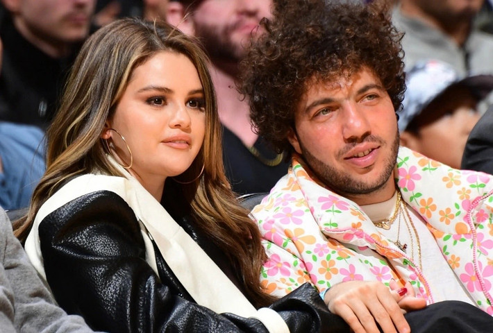 Selena và Benny công khai hẹn hò vào tháng 12/2023. Cặp đôi đính hôn vào tháng 12/2024. Ảnh: VOV.