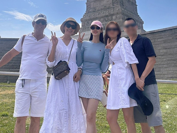 Trương Quỳnh Anh được bố mẹ cưng chiều như công chúa khi còn nhỏ. Ảnh: FB Trương Quỳnh Anh.