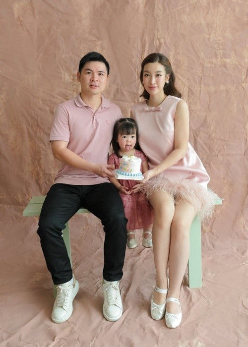 Bé Tuệ An - con gái của Hoa hậu Đỗ Mỹ Linh và thiếu gia Đỗ Vinh Quang tròn 2 tuổi. Ảnh: FB Đỗ Mỹ Linh.