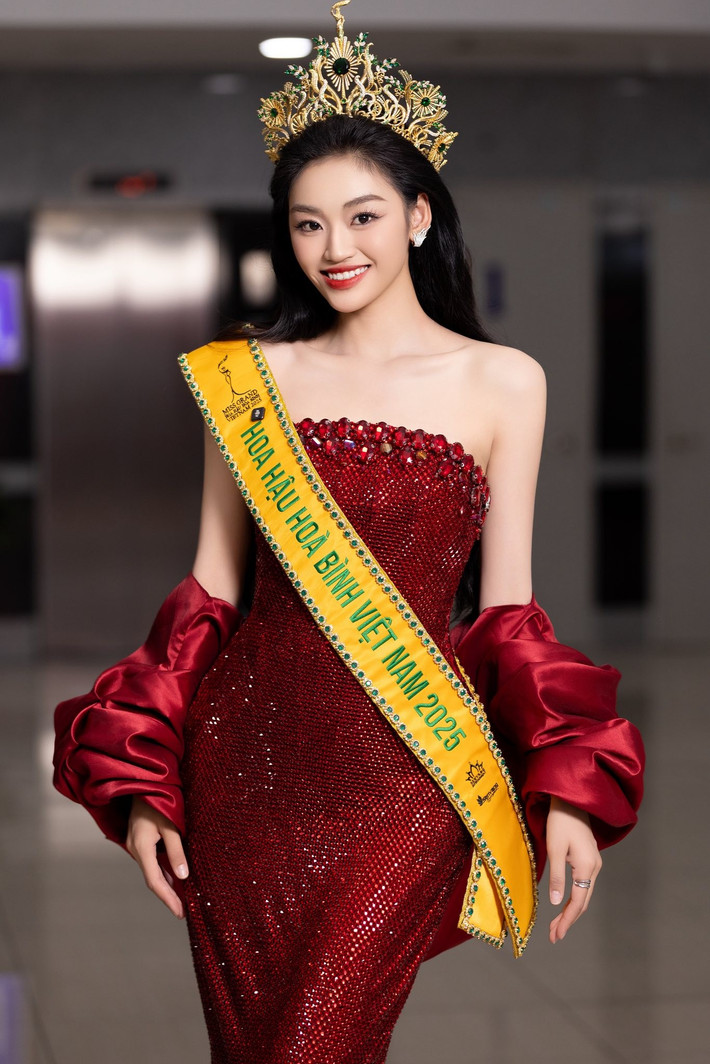 Ngày 10/10, Yến Nhi sẽ tham gia phần phỏng vấn kín. Ngày 13/10, cô sẽ trình diễn trang phục dân tộc. Ảnh: FB Yến Nhi.