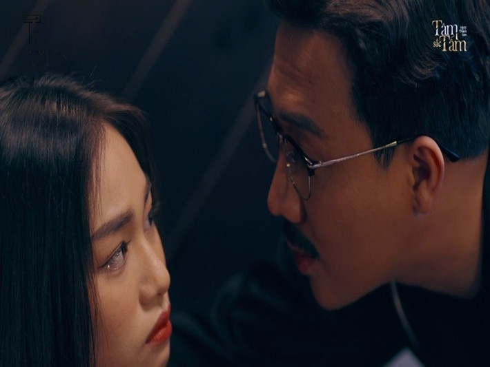 Ngân Hòa từng đóng chung phim với Trấn Thành. Trong web drama Tâm sắc Tấm, Ngân Hòa vào vai Trinh - một người tình của "ông hoàng truyền thông" Louis Trần (Trấn Thành đóng). Ảnh: Tổ Quốc.