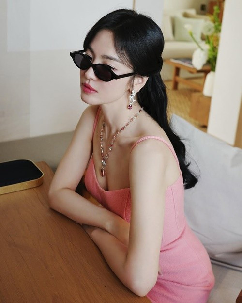 Sau ly hôn, Song Hye Kyo gây chú ý khi đóng phim Vinh quang trong thù hận lên sóng năm 2022. Ảnh: Instagram Song Hye Kyo.
