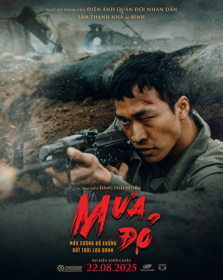 Tính đến chiều ngày 9/9, Mưa đỏ có doanh thu 578 tỷ đồng (theo thống kê của Box Office Vietnam - đơn vị thống kê phòng vé độc lập), hiện tại là phim ăn khách nhất mọi thời đại tại Việt Nam.