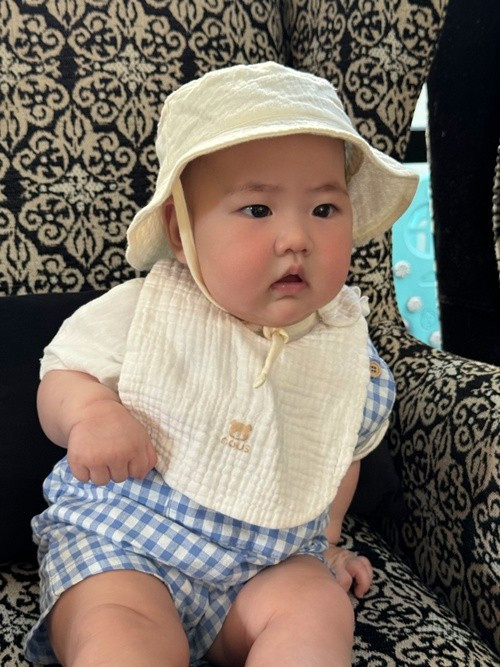 Hình ảnh bé Mochi luôn thu hút sự quan tâm của người hâm mộ Tú Anh. Ảnh: FB Tú Anh.