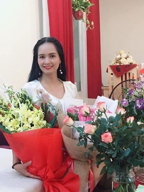 Theo website của Nhà hát Kịch Hà Nội, Biển của Sóng ở đáy sông về công tác tại đây từ năm 2011. Ảnh: FB Minh Nguyệt.