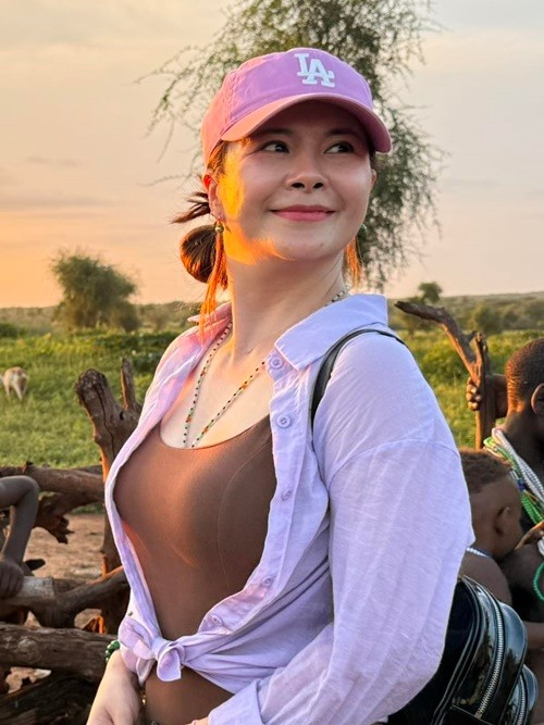 Kim Oanh đóng nhiều phim truyền hình như Sóng ở đáy sông, Những ngọn nến trong đêm, Ma làng, Đừng bắt em phải quên. Năm 2023, cô góp mặt trong phim điện ảnh Người vợ cuối cùng. Ảnh: FB Kim Oanh.