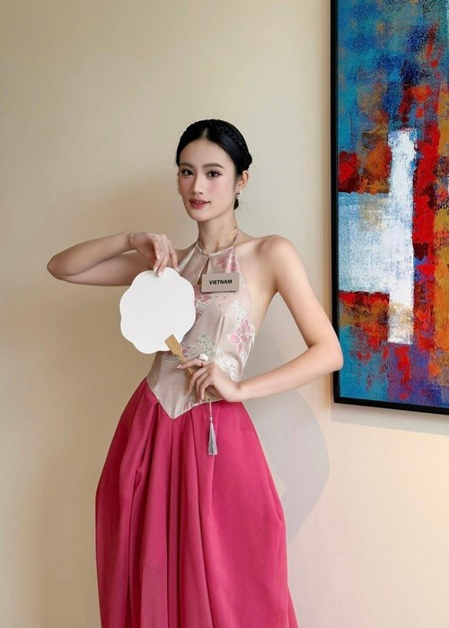 Đại diện Việt Nam ở Miss World 2025 là Hoa hậu Ý Nhi. Cô đoạt thành tích top 48 Tài năng. Theo Missosology, đại diện Việt Nam có thể sẽ lọt top 10 chung cuộc. Ảnh: Ý Nhi.