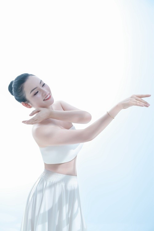 Nhiều khán giả khen ngợi Tân Nhàn quyến rũ, trẻ trung không ngờ ở tuổi 43. Ảnh: FB Tân Nhàn.