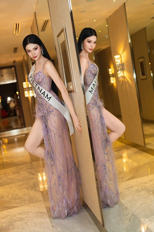 Ở phần thi tài năng, Hà Tâm Như trình diễn ca khúc I don’t need photoshop.