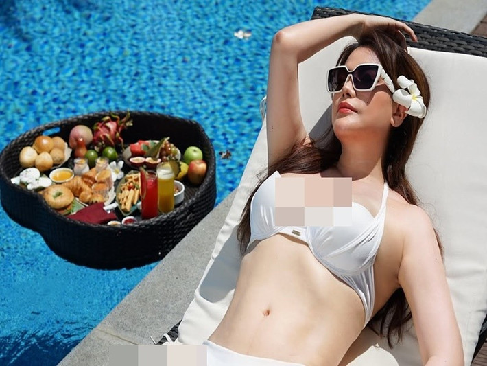 Thời thanh xuân, Trương Ngọc Ánh đoạt một số danh hiệu tại các cuộc thi người mẫu, hoa hậu. Cụ thể, năm 1992, cô giành giải Hoa khôi Noel Hà Nội. Năm 1995, Trương Ngọc Ánh đoạt giải Người mẫu ăn ảnh của cuộc thi Người mẫu Việt Nam. Năm 1998, nữ diễn viên giành giải Hoa hậu Thời trang Quốc tế. Ảnh: FB Trương Ngọc Ánh.