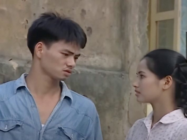 Trên trang cá nhân, Minh Nguyệt chia sẻ: "Dù mỗi người mỗi một công việc và con đường sự nghiệp khác nhau nhưng cả hai vẫn là anh em Núi- Biển, không hề nhạt phai với Sóng ở đáy sông". Ảnh: FB Xuân Bắc.